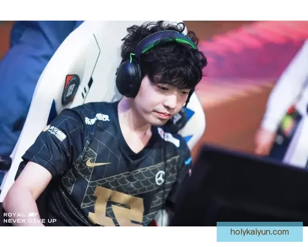 越南国家队黄金星战士表现稳健，近期状态回暖备受关注